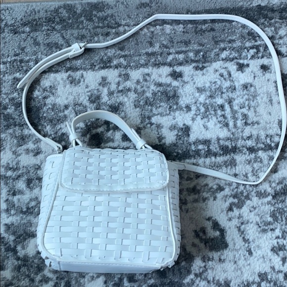 Zara White Woven Faux Leather Purse - Picture 8 of 8
